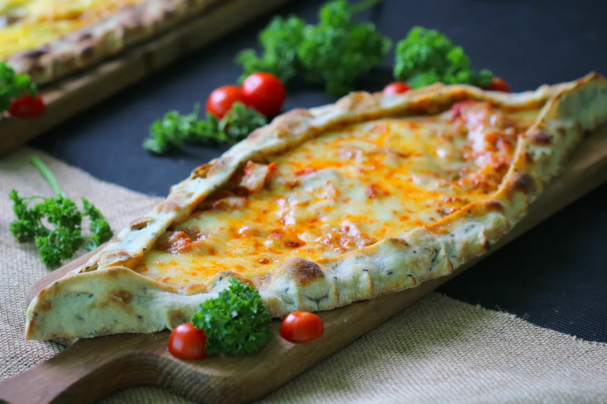 Kaşarlı Pide